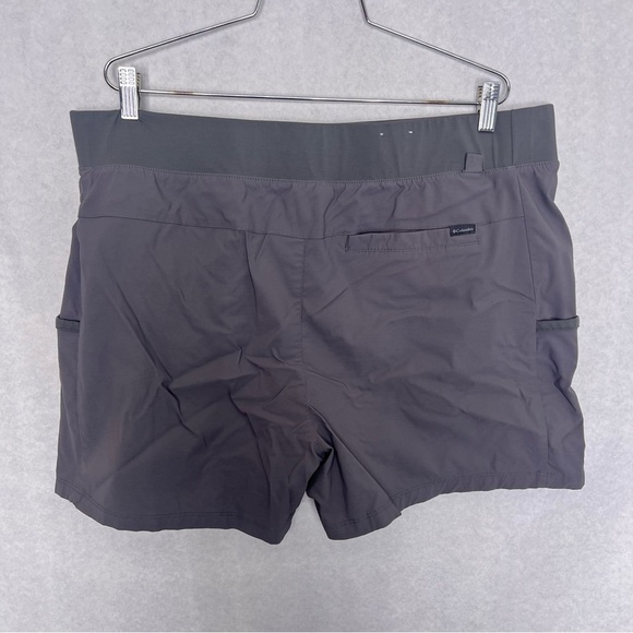 Columbia Women’s Grey Outdoor Shorts Cargo Size Xxl Nylon - Picture 2 of 8